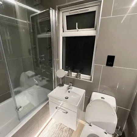 Guest house In Modernised Victorian House