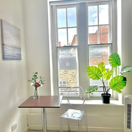 Archway Station Big Bedroom Flat Apartment London