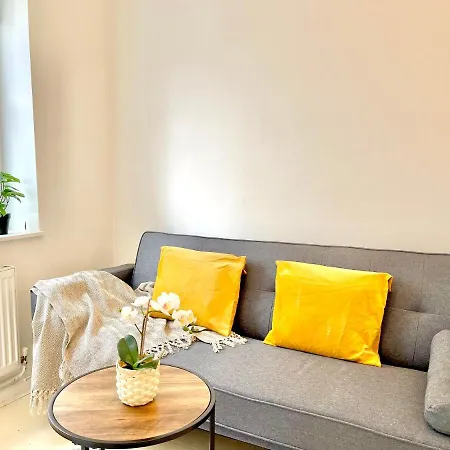 Archway Station Big Bedroom Flat *