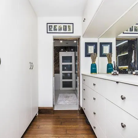 Apartment Unique Luxury In The Heart Of London. Air Conditioned With Private Garden London