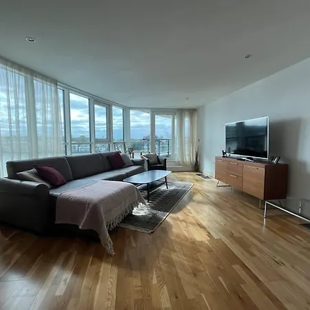 Apartment River View *