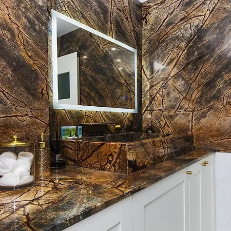 Apartment Unique Luxury In The Heart Of London. Air Conditioned With Private Garden London