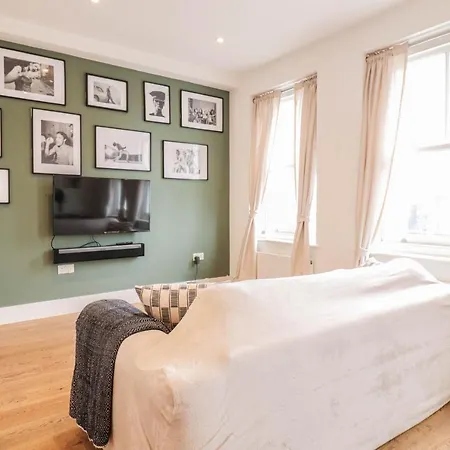 Modern & Spacious 1 Bedroom Clapham Junction Flat Apartment *