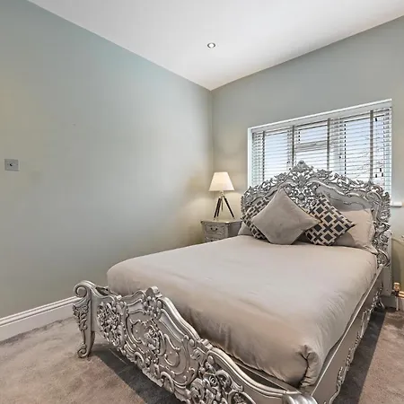 Holiday home Wembley Luxury Residence- Opulence House