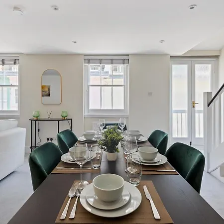 Knightsbridge Sapphire By Dena Elite Collection Holiday home