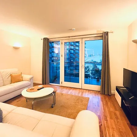 Canary Wharf, E14 9pw, 2 Bedroom *