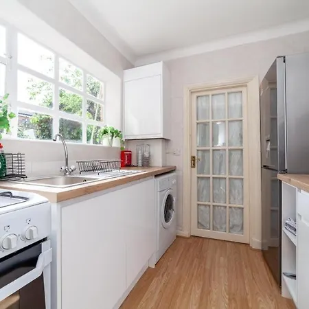 One Bedroom Flat In The Heart Of Brixton