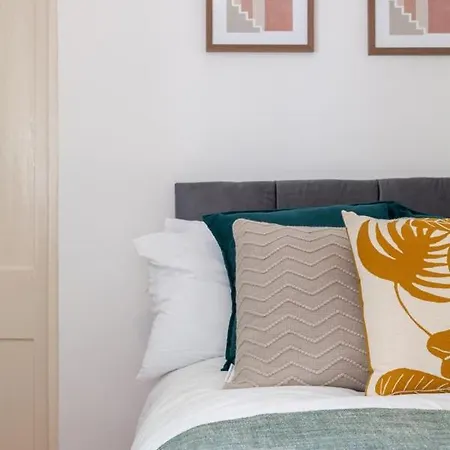 One Bedroom Flat In The Heart Of Brixton Apartment