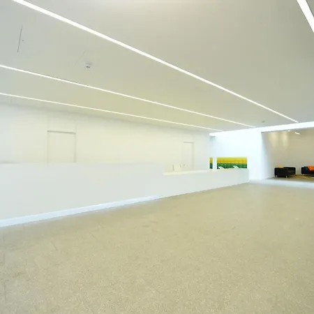 For Students Only Spacious At Flinders House Located In Appartement *