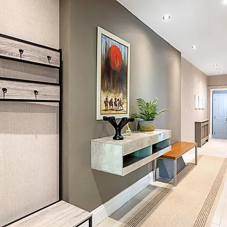 Stunning Flat In The Heart Of Parsons Apartment
