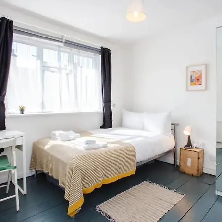 Casa vacanze Stylish 4bd House With Private Garden - Stratford Londra