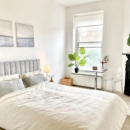 Archway Station Big Bedroom Flat Apartment London