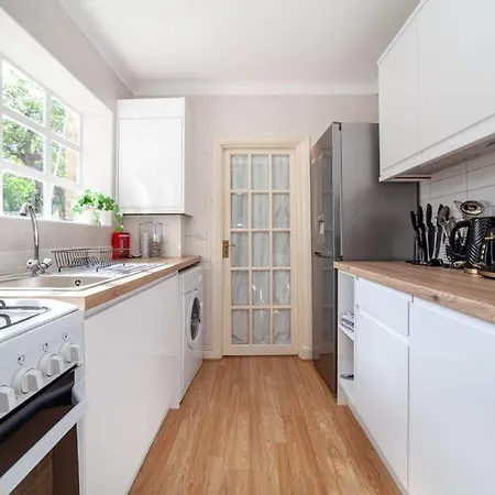 One Bedroom Flat In The Heart Of Brixton Apartment London