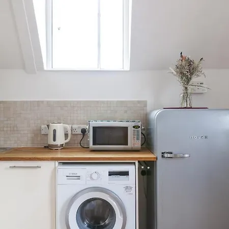Fantastic Floor 1 Bedroom Loft Flat In Fitzrovia Apartment London