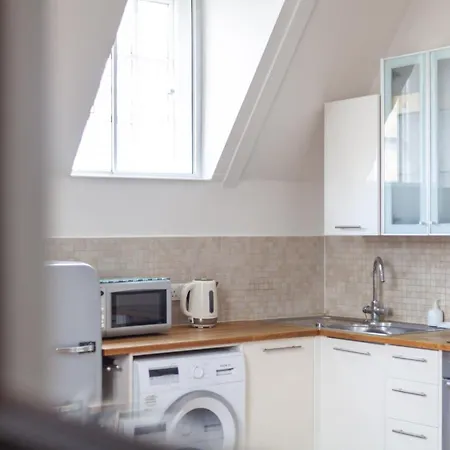 Fantastic Floor 1 Bedroom Loft Flat In Fitzrovia Apartment