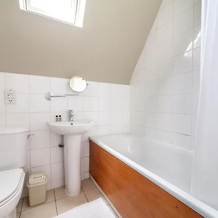 Fantastic Floor 1 Bedroom Loft Flat In Fitzrovia London