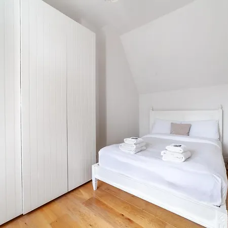 Fantastic Floor 1 Bedroom Loft Flat In Fitzrovia London