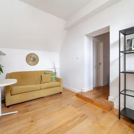 Fantastic Floor 1 Bedroom Loft Flat In Fitzrovia Apartment