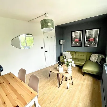 Stylish 2 Bedroom Flat In Angel Location * London