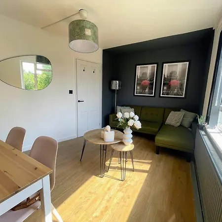 Stylish 2 Bedroom Flat In Angel Location