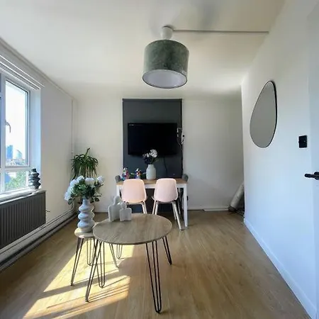 Stylish 2 Bedroom Flat In Angel Location Apartment