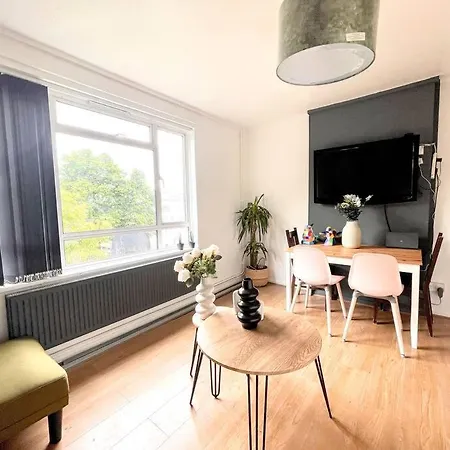 Stylish 2 Bedroom Flat In Angel Location