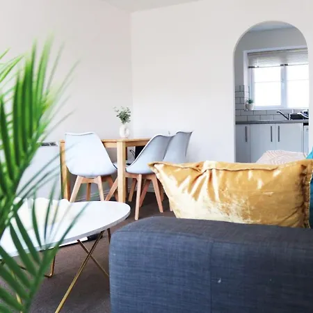 Flat In London- Modern 2 Bedroom Near Wembley