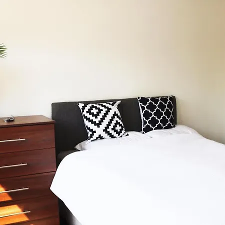 Flat In London- Modern 2 Bedroom Near Wembley Apartamento *