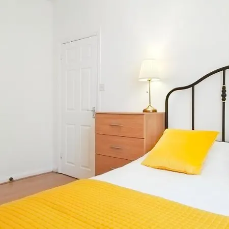 Holiday home Pearl Garden In Wembley London