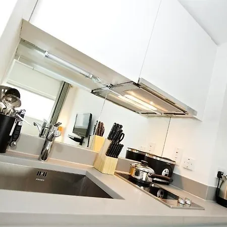 Staycity Greenwich High Road Aparthotel