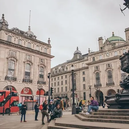 Imperial Piccadilly Apartment *