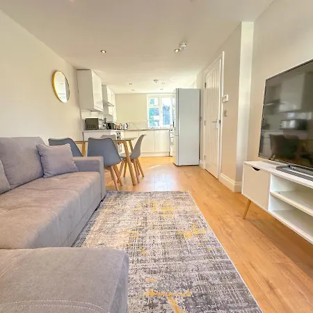 Apartment Parkway Residences London