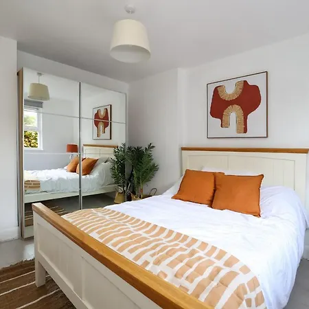 Apartment W For 4. Open Plan Kitchen/living London