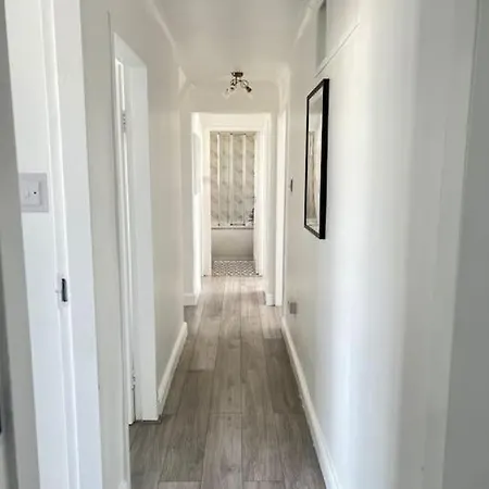 Apartment Lovely 3 Bedrooms Flat