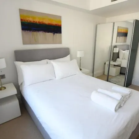 Oxford Street Luxurious 3 Bedroom Apartament Londyn