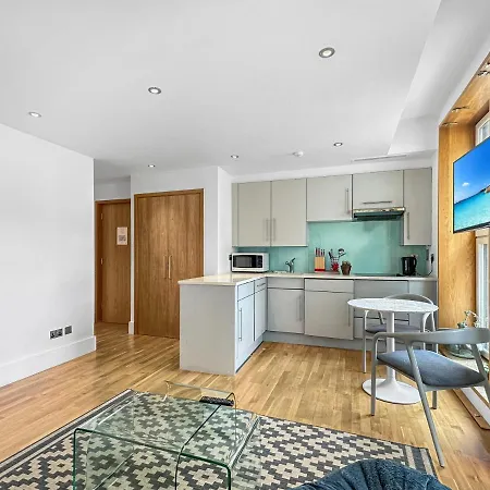 Imperial Piccadilly Apartment *