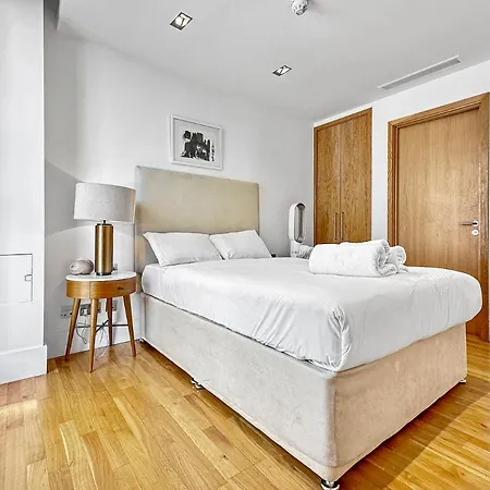 Imperial Piccadilly Apartment *