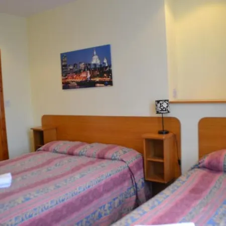 Hotell 65 London