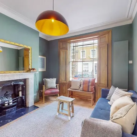 Whimsical 4 Bedroom House In Elephant And Castle * London