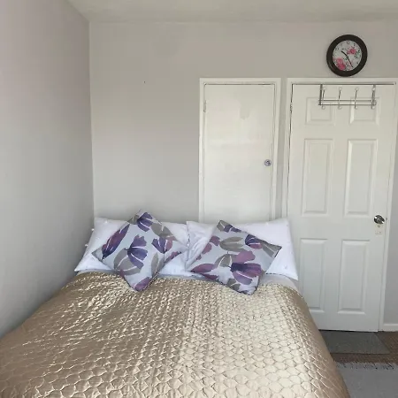 One Double Bedroom In A Shared