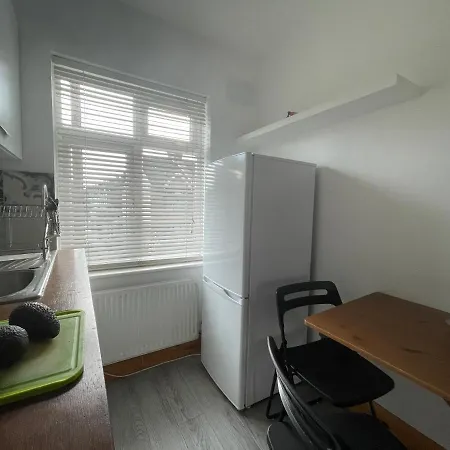 Entire House Floor Perfect For Couples & Freelancers - Available For Single Too Guest house *