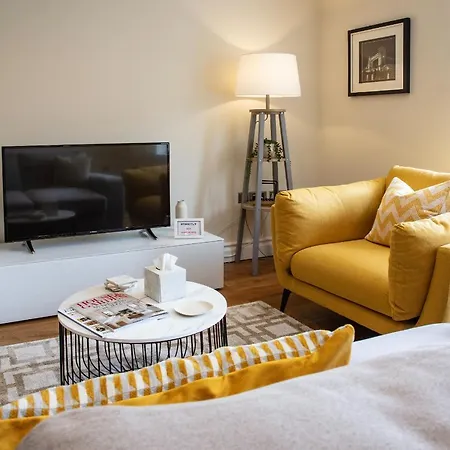 Kensington High Street One Bed