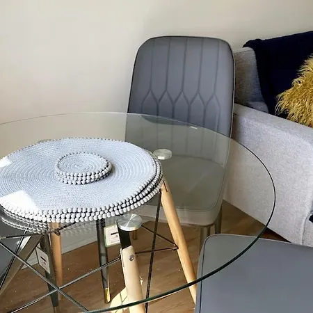 Apartment Cosy 2 Bed 5 Min Walk From London Tube Station Ilford