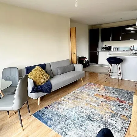 Apartment Cosy 2 Bed 5 Min Walk From London Tube Station