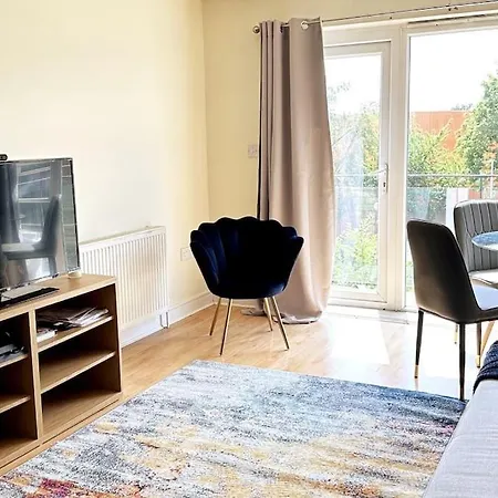 Apartment Cosy 2 Bed 5 Min Walk From London Tube Station Ilford