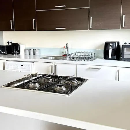 Cosy 2 Bed 5 Min Walk From London Tube Station *