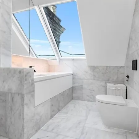 Modern Penthouse In The * London