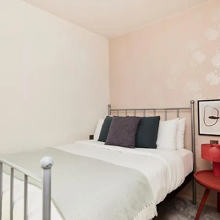 The Jasper Walk Escape - Charming 2bdr Flat With Balcony Apartment *