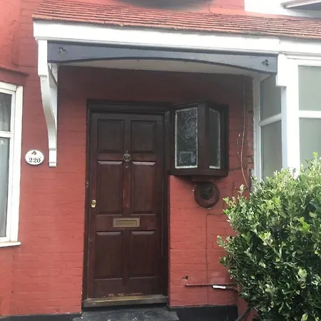 Apartment House 220 London