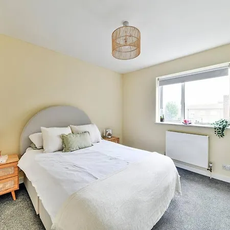 Ladbroke Grove - 2 Bed Near Portobello & Golborne Road